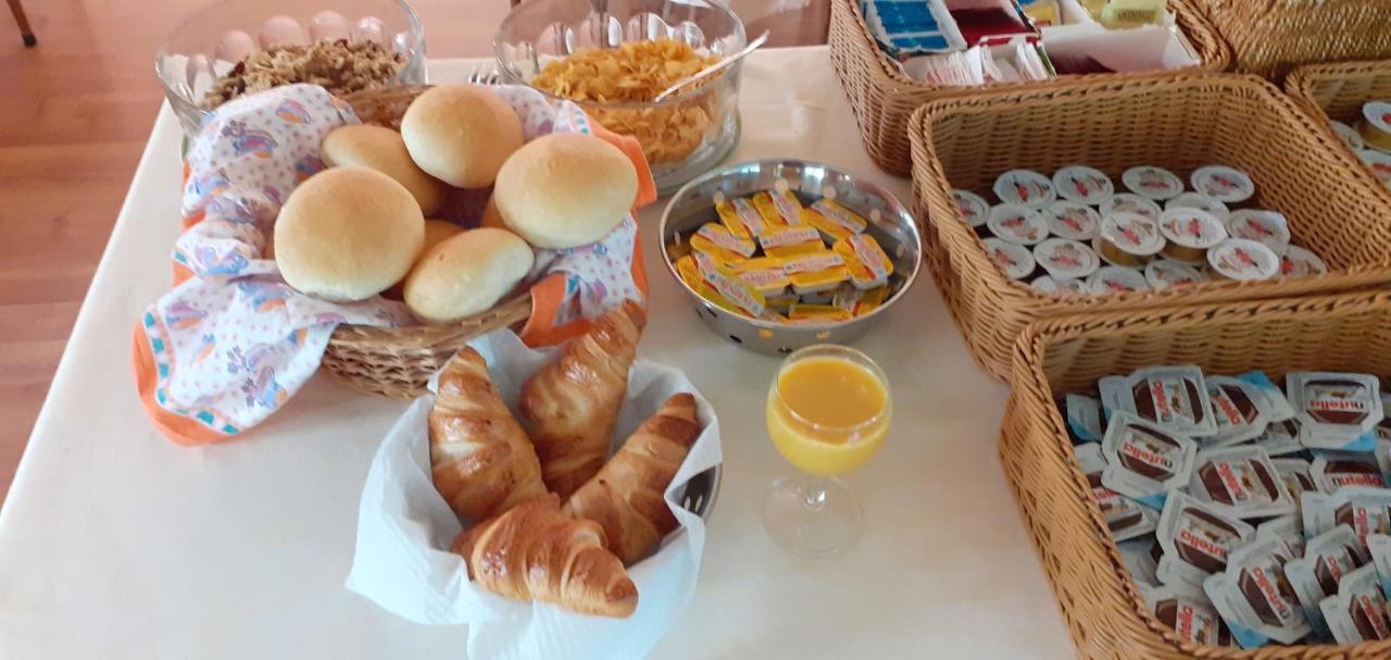 מקוניאגה Hotel Cristallo מראה חיצוני תמונה