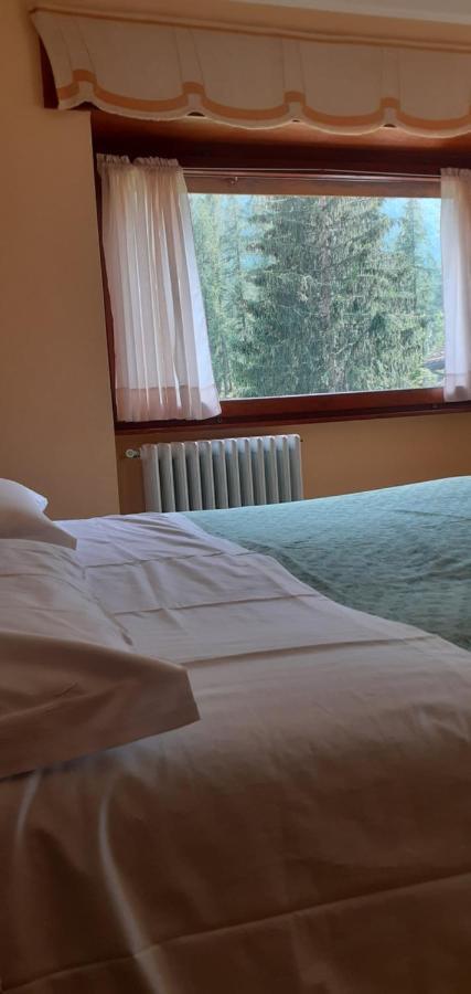 מקוניאגה Hotel Cristallo מראה חיצוני תמונה