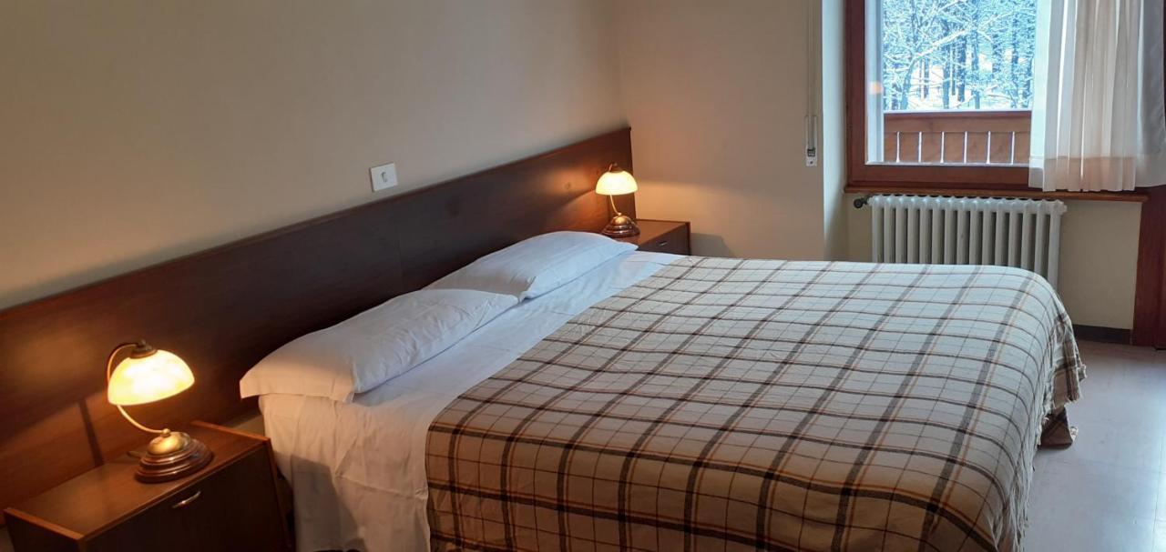 מקוניאגה Hotel Cristallo מראה חיצוני תמונה