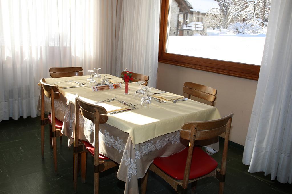 מקוניאגה Hotel Cristallo מראה חיצוני תמונה
