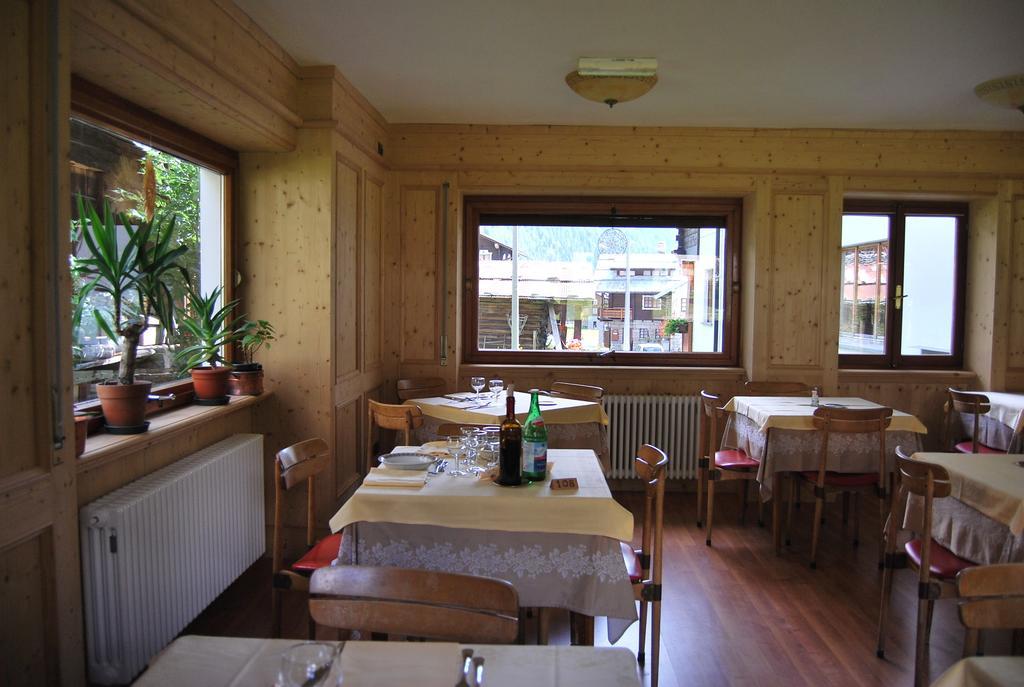 מקוניאגה Hotel Cristallo מראה חיצוני תמונה